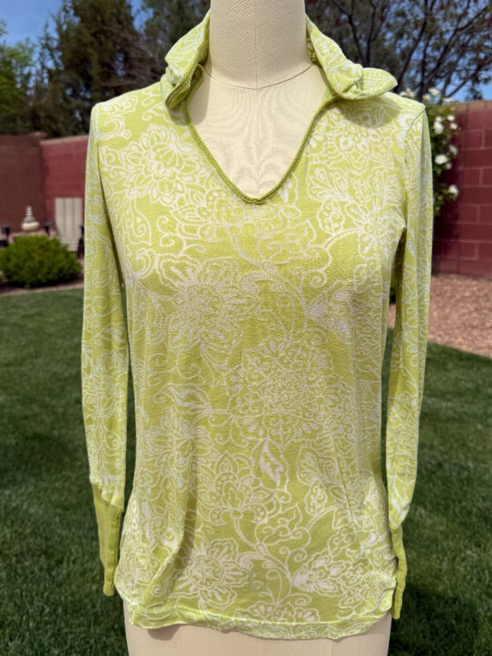 💋 Prana Long Sleeve Hoodie | Light Green & White | Size Small | Great Layering